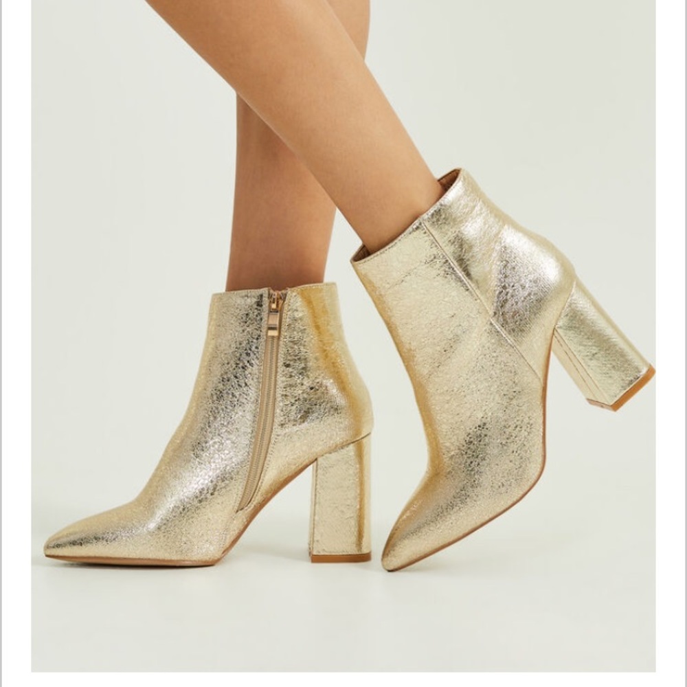 Veronica booties size 8
